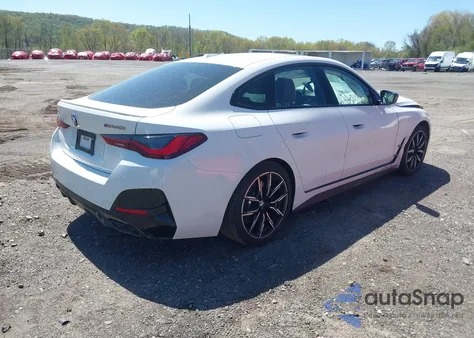 2022 BMW M440I Gran Coupe xDrive z USA, uszkodzony, nr VIN WBA13AW09NFM04876